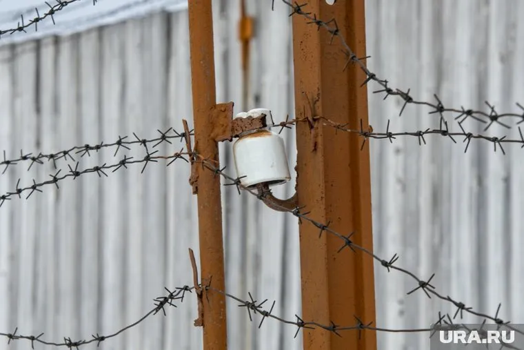 На крыше в момент обрушения находились четверо рабочих (архивное фото)