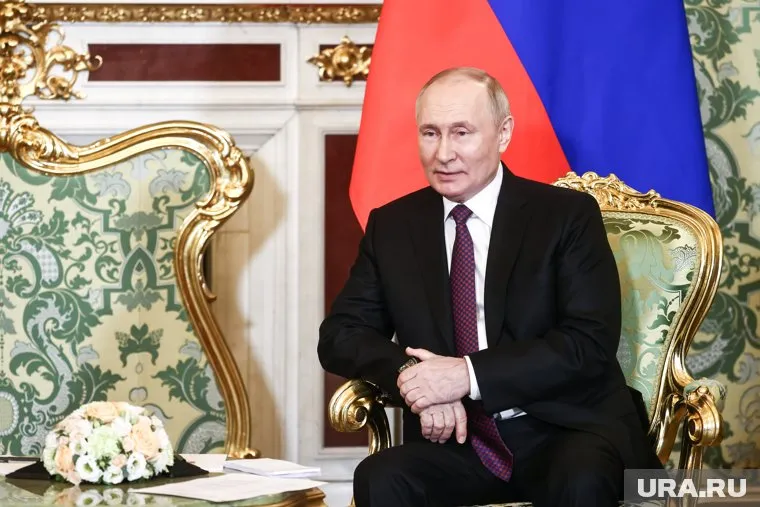 Путин наградил четырех тюменских врачей