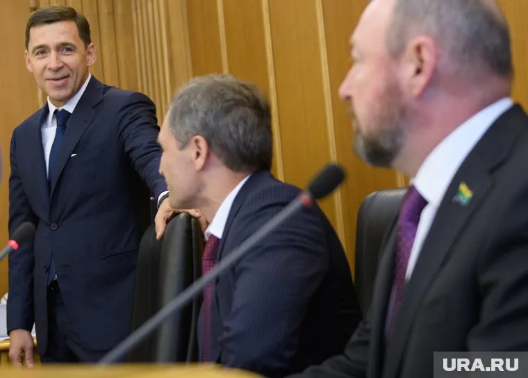Губернатор решил поздравить депутатов