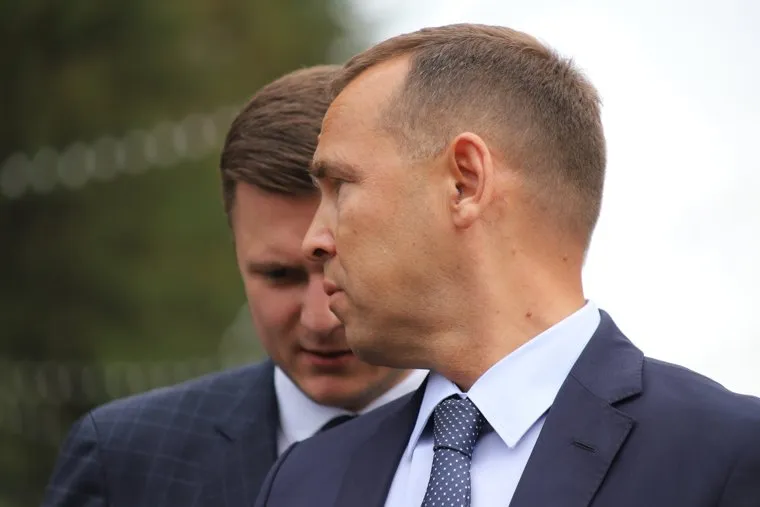 Возложение цветов к мемориалу Вечного Огня в день памяти и скорби, в день начала ВОВ. Курган