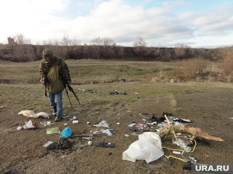 Журналисты нашли на месте крушения "Боинга" то, что проигнорировала следственная группа