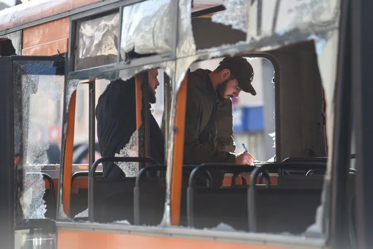 Последствия обстрела центра Донецка ракетой Точка-У/ выпущенной ВС Украины. Донецк, ДНР