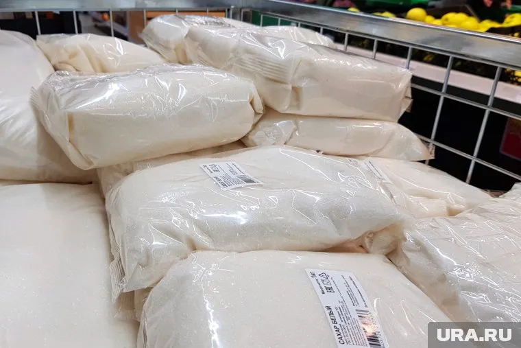 На оптовые базы Тюмени, где закупаются предприниматели, завезли сахар