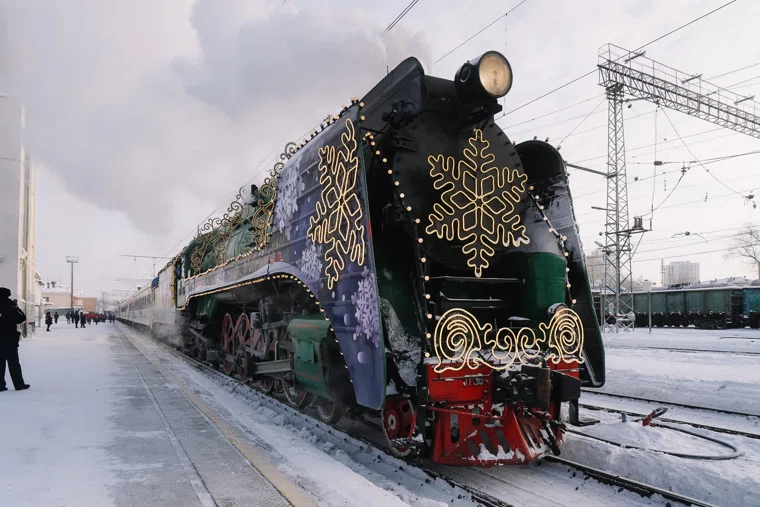 Поезд Деда Мороза развлек пермяков в холода