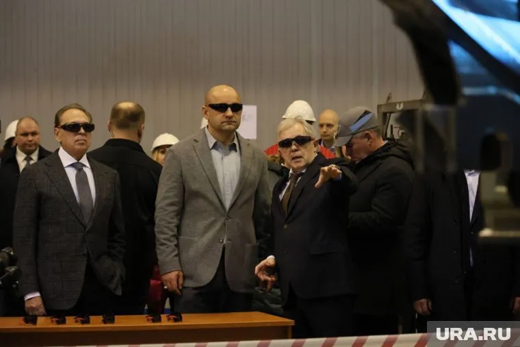Артему Жоге показали на заводе даже новую технологию сварки