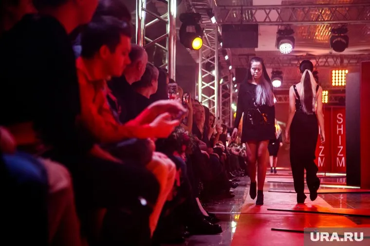 Показ готических костюмов молодого дизайнера из Нижнего Тагила будет настоящим шоу с роботами