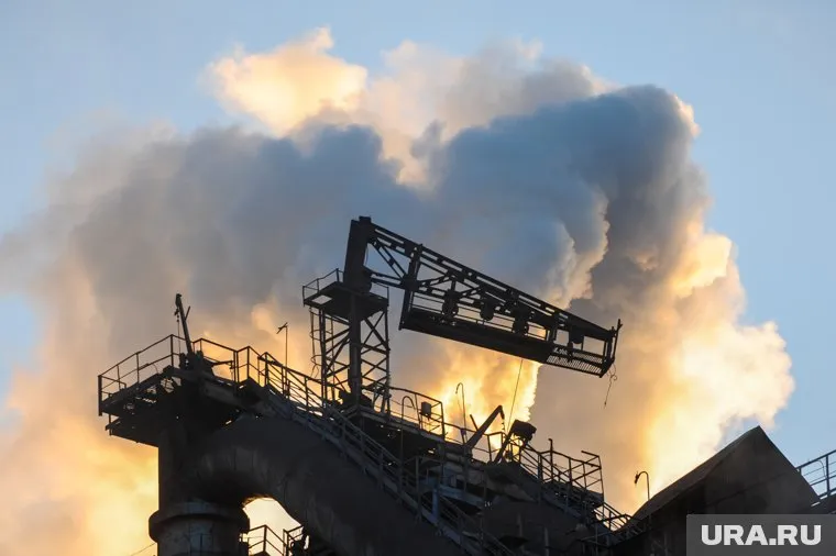 С ЧМК взыскивают в суде долг по договору строительства