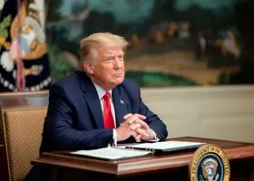 Трамп запретил мигрантам приезжать в США