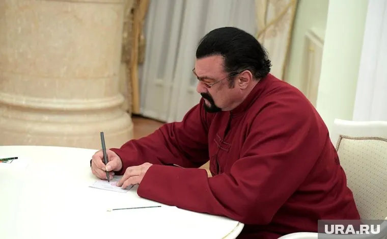 Стивен Сигал всегда хотел заниматься улучшением отношений России и США