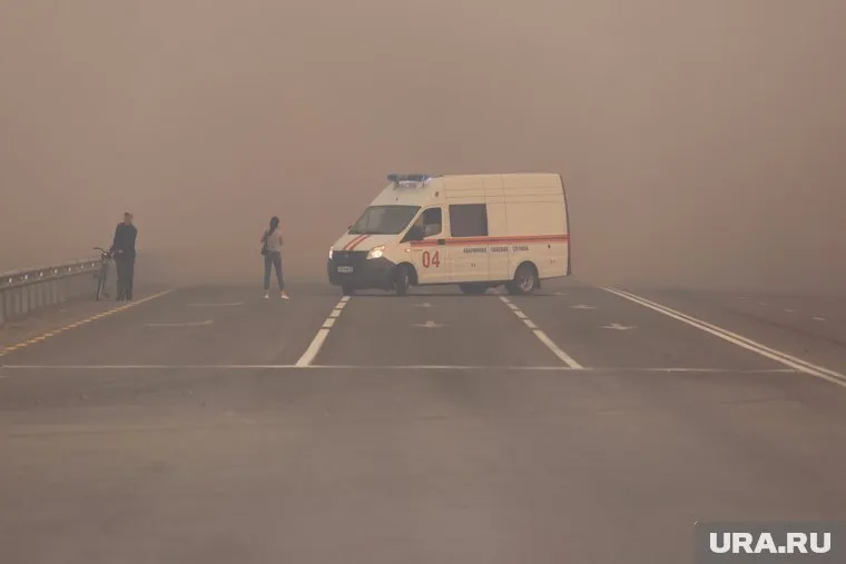 Местные жители предполагают, что пожар в село пришел из леса, но в Авиалесоохране эту информацию опровергают