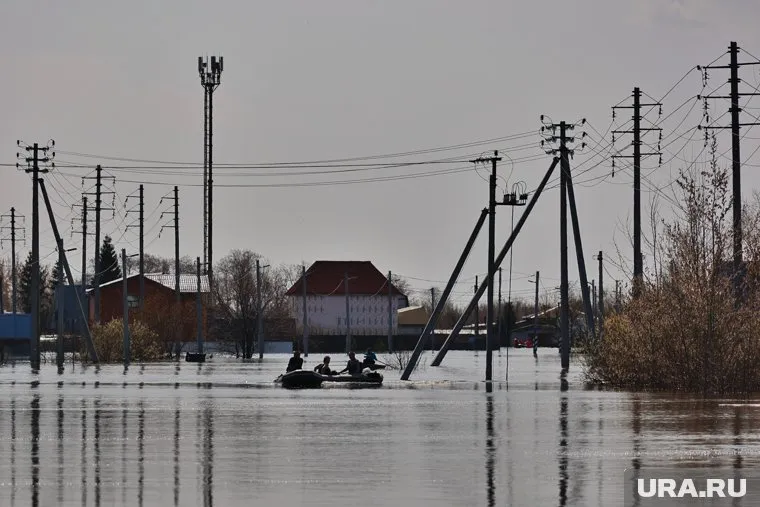 Курганцы ждут ухода большой воды из рек