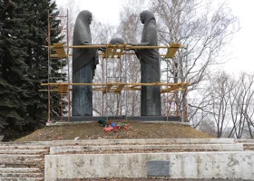В Челябинске завершают реконструкцию мемориала «Скорбящие матери»