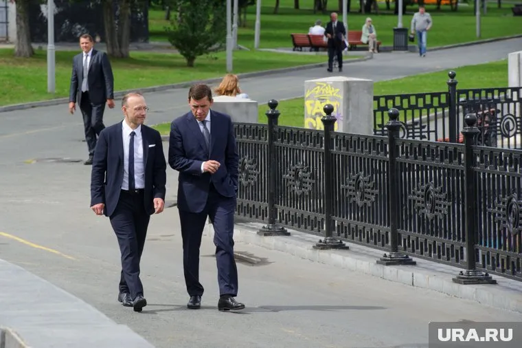 Там, за спиной Игоря Алтушкина и Евгения Куйвашева, уже этой осенью начнут возводить храм