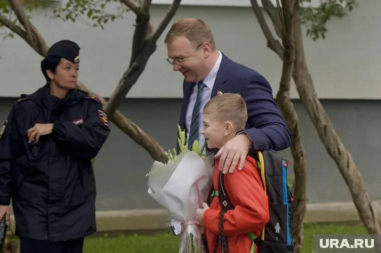 У главы города теперь сын и две дочери