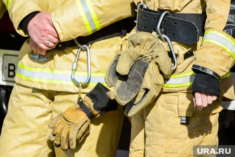 Огонь охватил площадь 400 квадратных метров