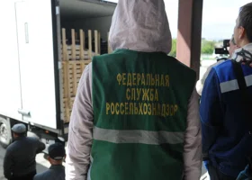 В аэропорту ХМАО уничтожили более 70 килограммов нелегальных фруктов и риса