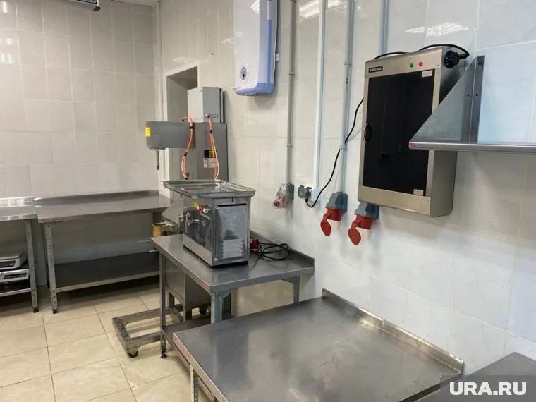 Фабрика, по словам сотрудника, не работает с 23 мая