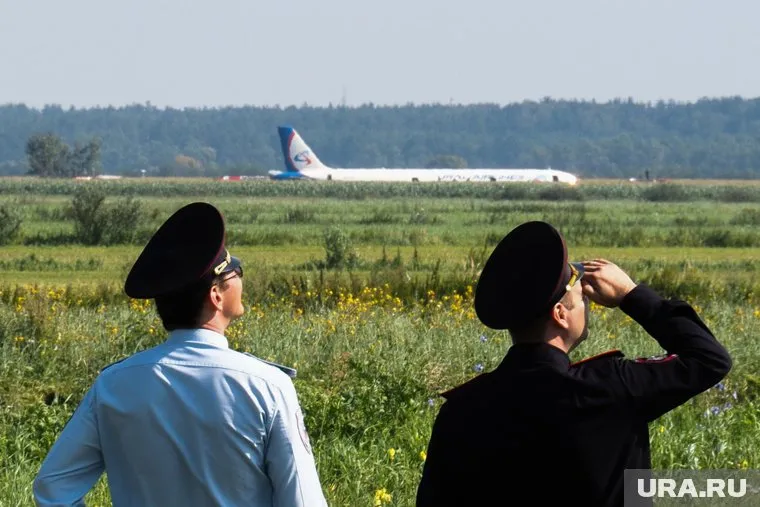 Лайнер простоит в поле еще год