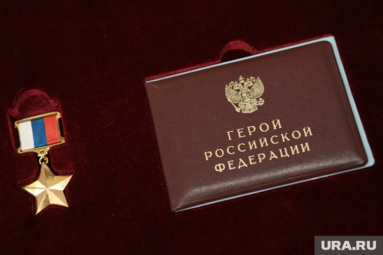 Мужчина спас свой отряд, вызвав артиллерийский огонь на себя 