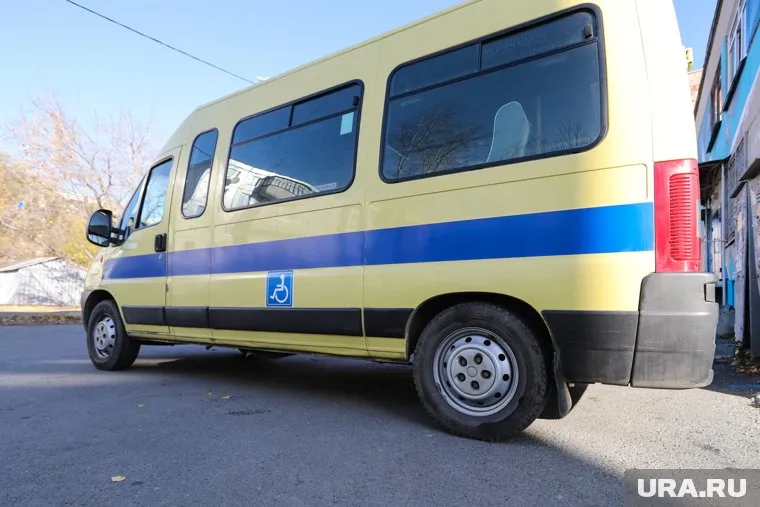 В новых спецавто ЯНАО есть электроподъемный механизм, дополнительные поручни и фиксаторы