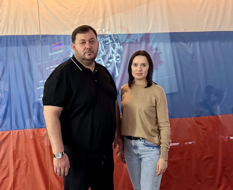 Депутаты Роман и Анастасия Романович поздравили курганцев с Днем народного единства