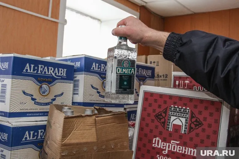 Только за последнее время петуховской полицией было изъято семь тысяч литров алкоголя