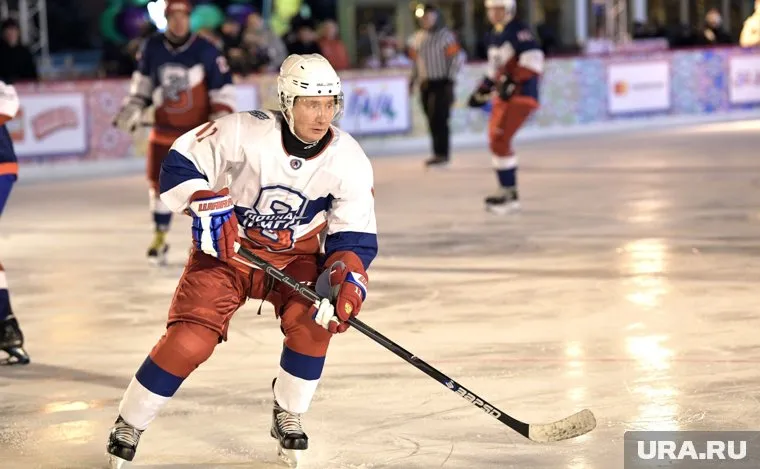 Матч Ночной хоккейной лиги с участием президента РФ Владимира Путина будет перенесен с Красной площади