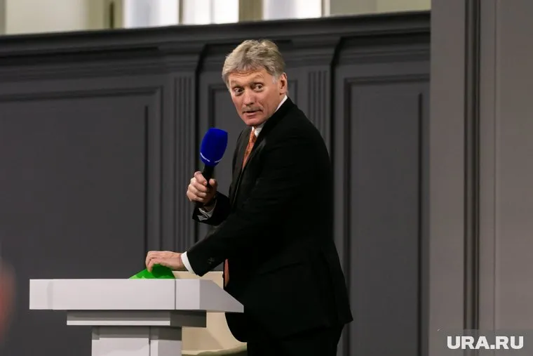 Президент РФ скорбит в связи с гибелью людей в Ижевске, заявил Дмитрий Песков