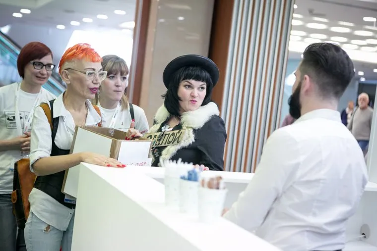 VI Международная конференция по ВИЧ-СПИДу в восточной Европе и Центральной Азии. Москва, косплей, сбор денег, маслова ирина, лиса алиса и кот базилио, побирушки, эпидемия осталась