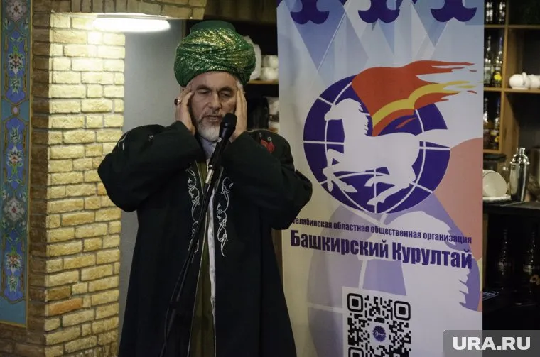 Собравшихся приветствовал глава духовного управления мусульман Челябинской области Ринат-хаджи хазрат Раев