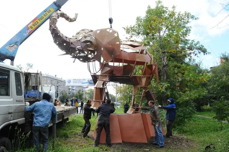 Слон. Челябинск., скульптура, слон