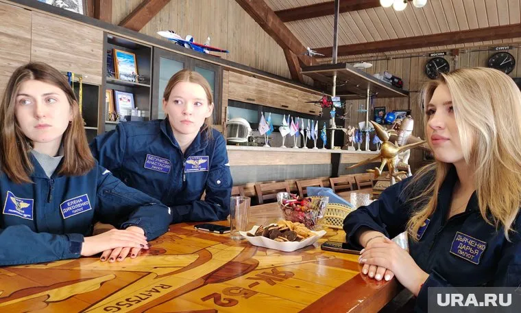 В группу приглашают девушек от 14 лет