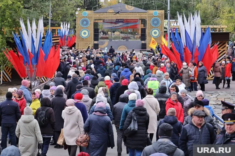 В Кургане прошел концерт в поддержку Донбасса