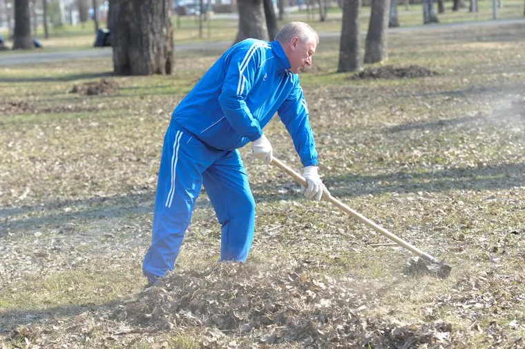 Субботник городская администрация. Челябинск.