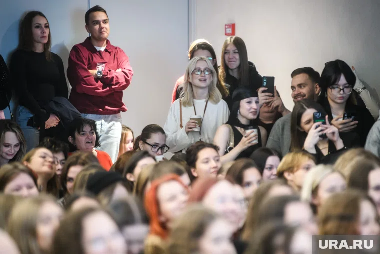  Губернатор ЯНАО утвердил изменения в положении о молодежной премии