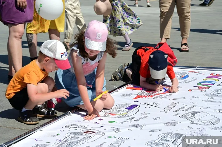 Демография - главный вызов для властей на Дальнем Востока, объяснил URA.RU политолог Павел Селезнев