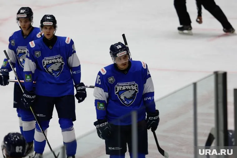 Хоккеисты из Кургана проиграли тюменским гостям