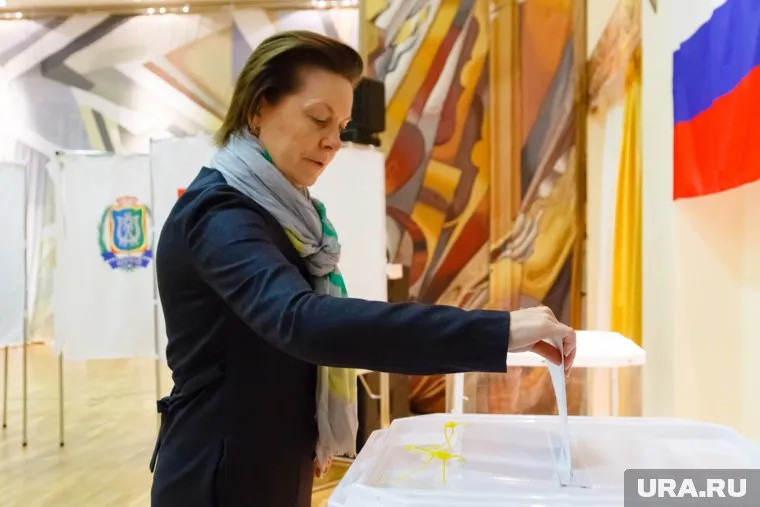 Губернатор ХМАО проголосовала на выборах главы Тюменской области