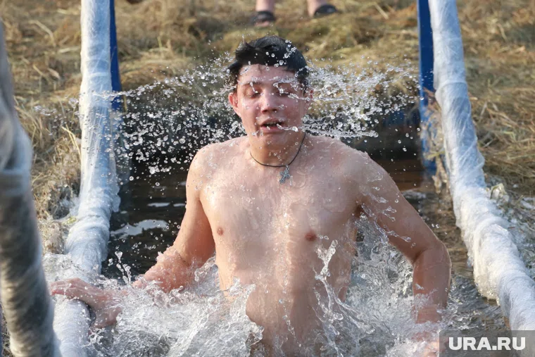 Традиция празднования Крещения в УГГУ существует уже более десяти лет (архивное фото)