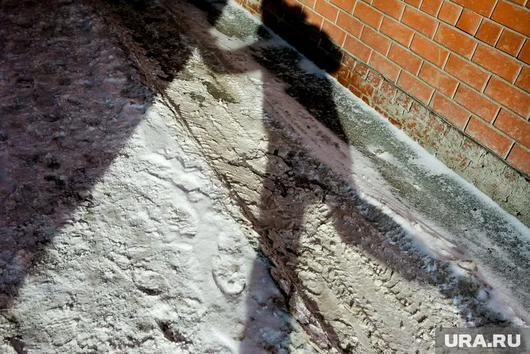 Мужчина бежал к объездной дороге