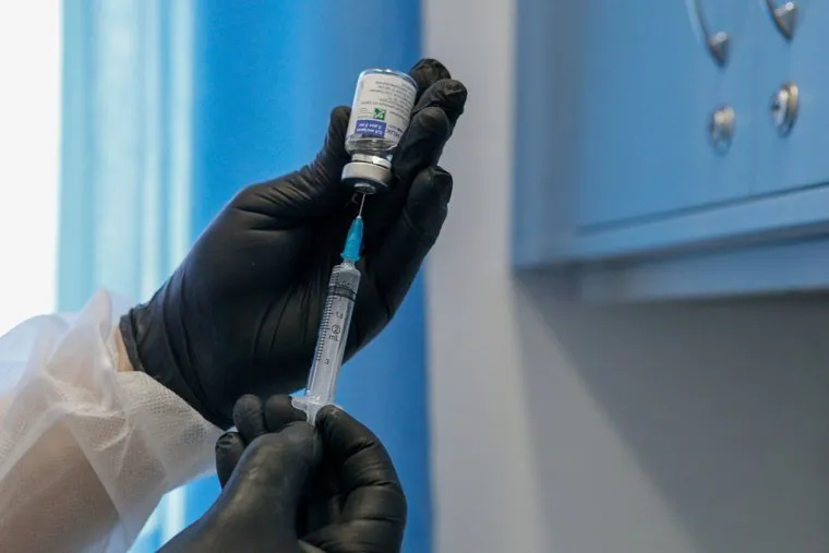 Мобильный пункт вакцинации от COVID-19. Екатеринбург