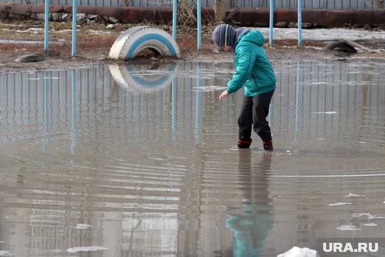 Уровень воды продолжает расти