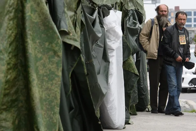 Подготовка к Царским дням у Храма на Крови. Екатеринбург