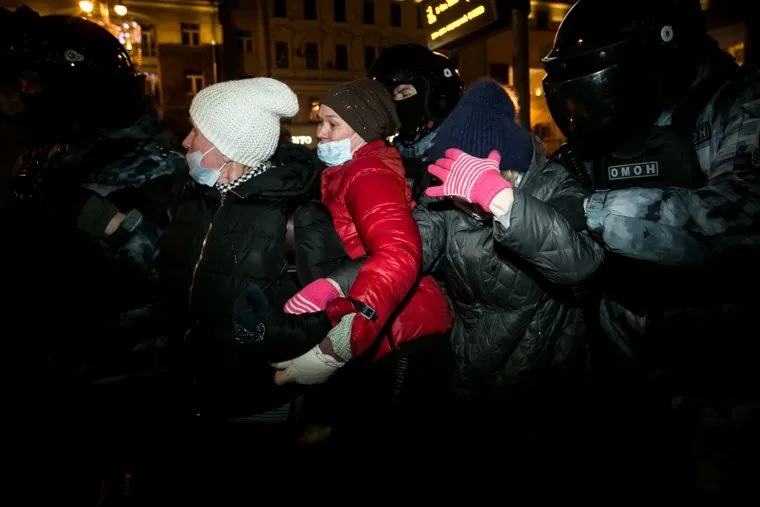 Антивоенный митинг на Пушкинской площади. Москва