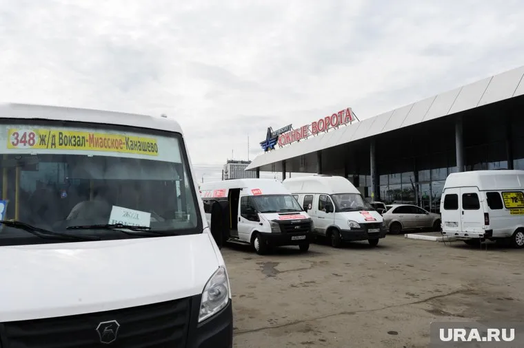 Некоторые автобусы будут ездить в Челябинск в новогодние праздники по измененному графику