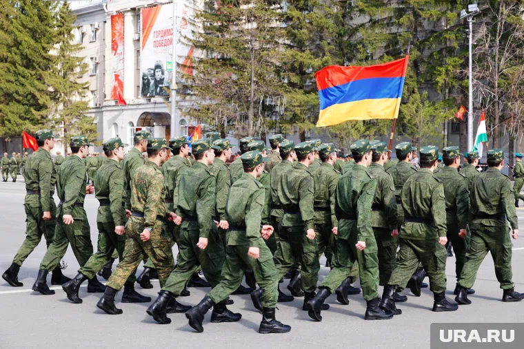 Ереван заявил, что парафирование договора с Баку не затрагивает военных РФ