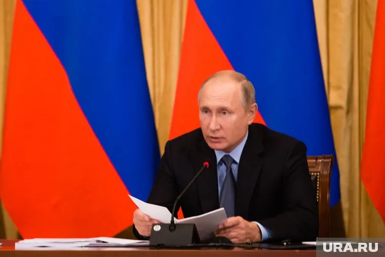 Выступление Владимира Путина транслируется по телевидению