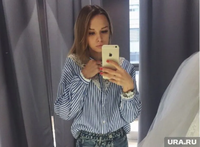 Девушка готовится к свадьбе