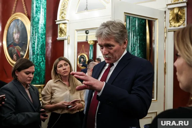 Россия негативно относится к планам Лондона по поставкам вооружения Украине, заявил Дмитрий Песков