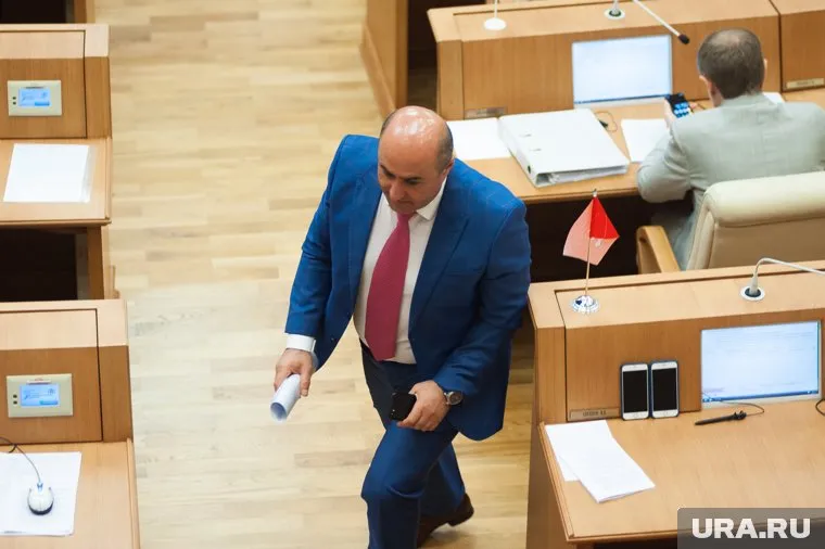 Армен Карапетян обвинил коллег-депутатов в правовой безграмотности